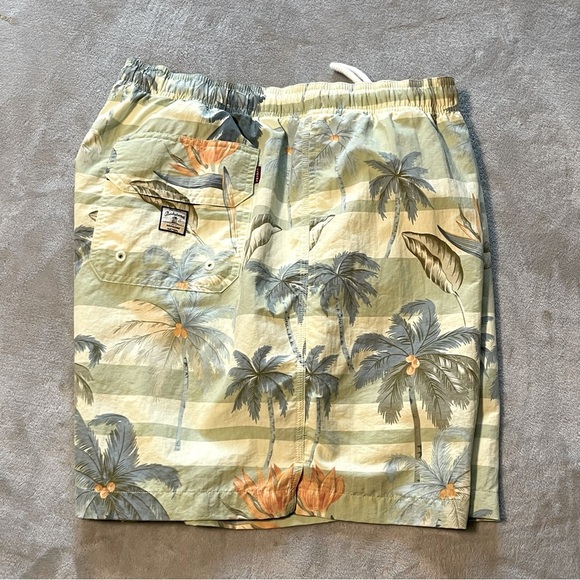 Tommy Bahama MENS swim shorts, size XL - Picture 5 of 9